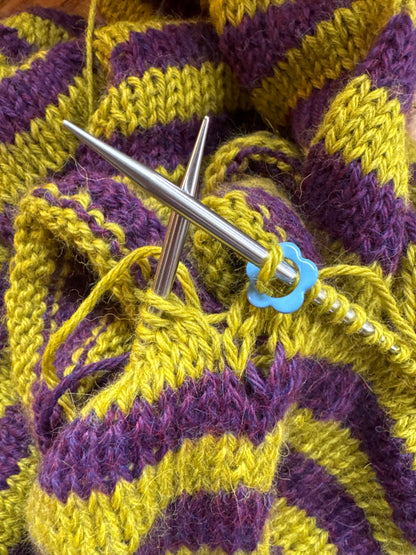 Flower stitch markers