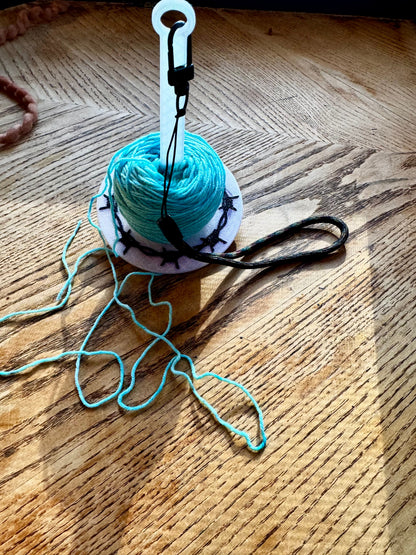 Barbed Yarn Minder