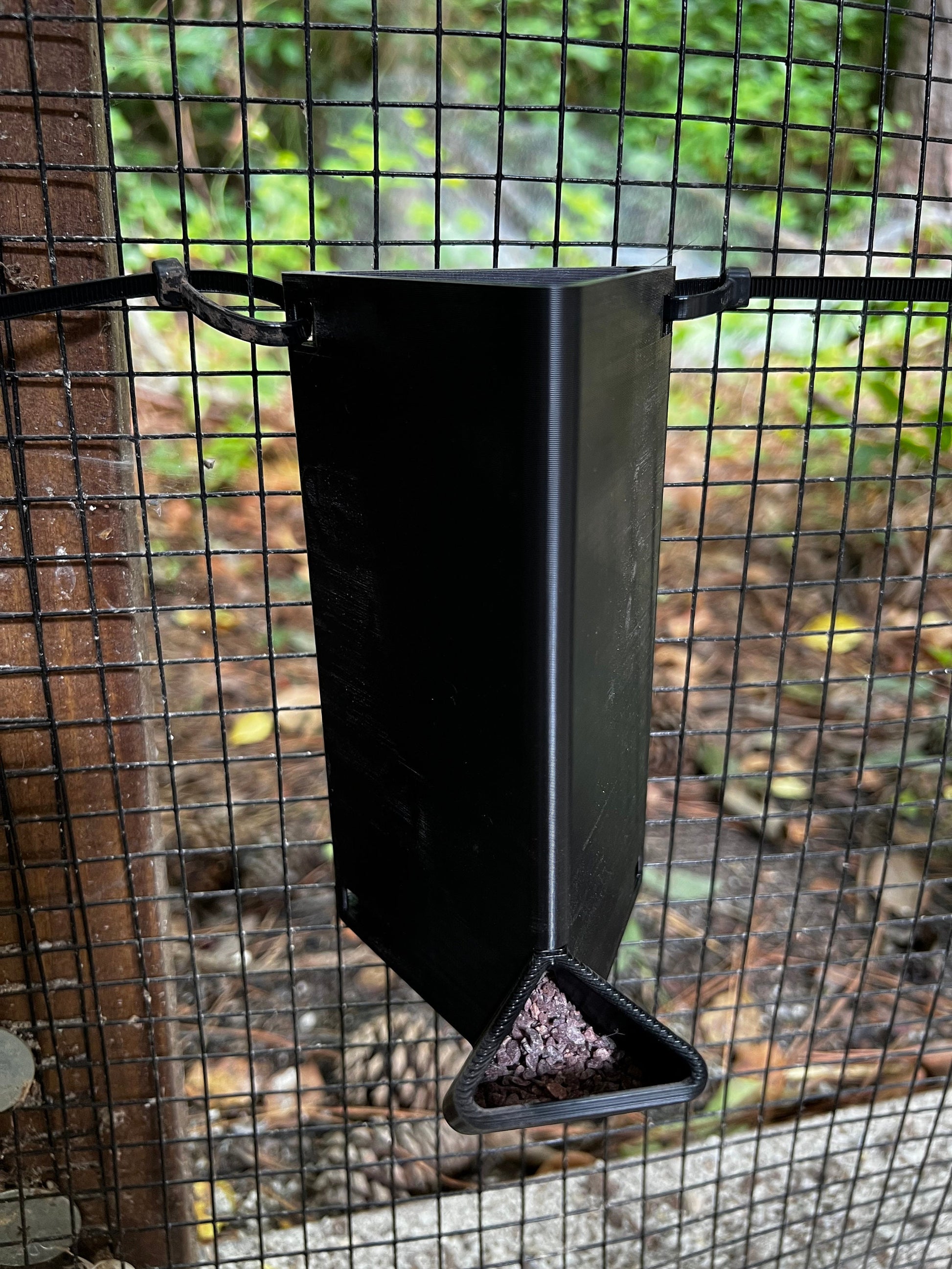 Chicken grit feeder