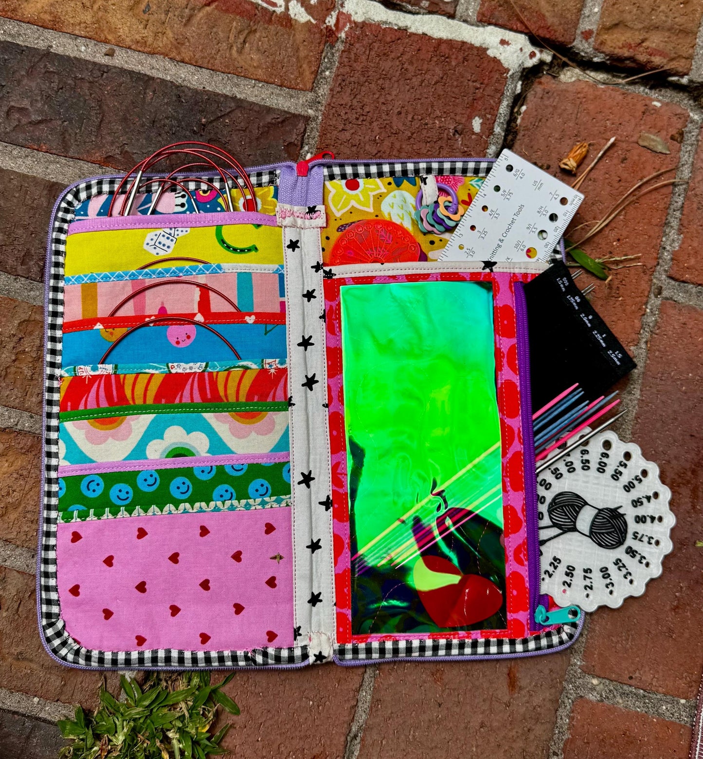 knitting needle organizer with notions